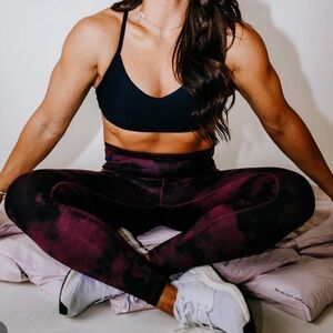 Fleo black and deep red smoke leggings